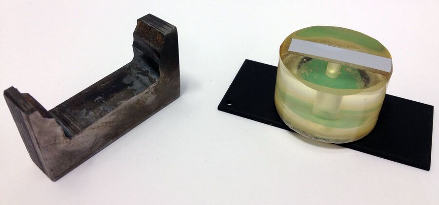 Sample-preparation comparison for inverted and upright observation